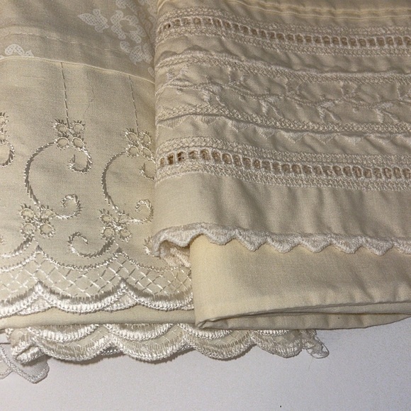 Vintage Lace Pillow Cases Various Patterns White/Cream Set Of 4 - Picture 3 of 3